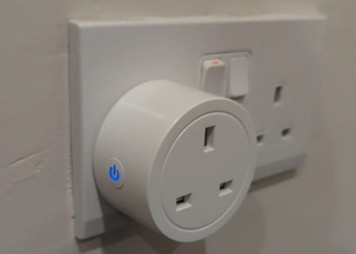 hard reset the smart plug using the button
